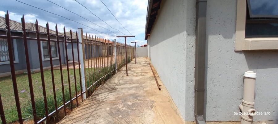 3 Bedroom Property for Sale in Ellaton North West